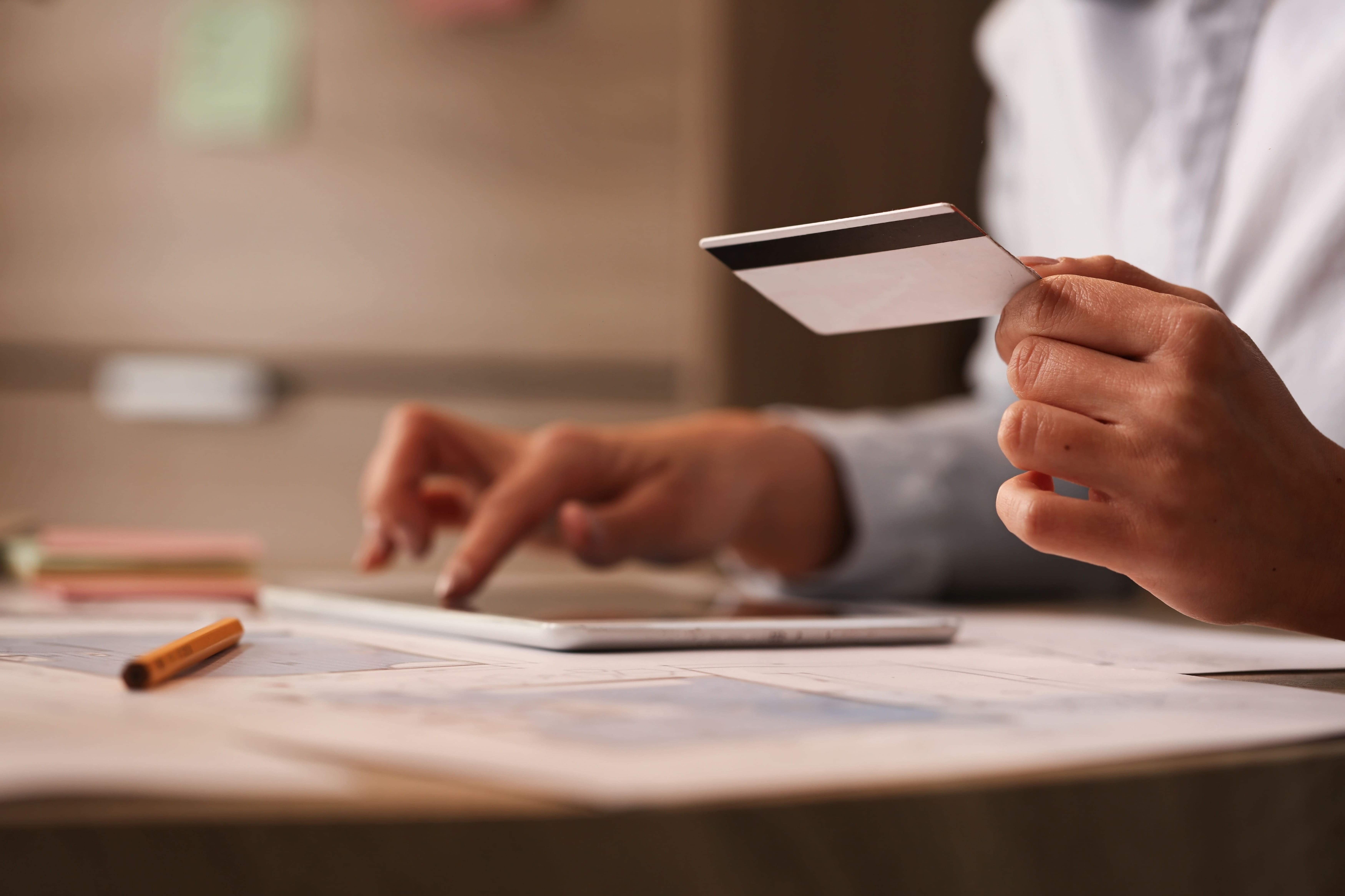 Banner showing steps to request a credit card.