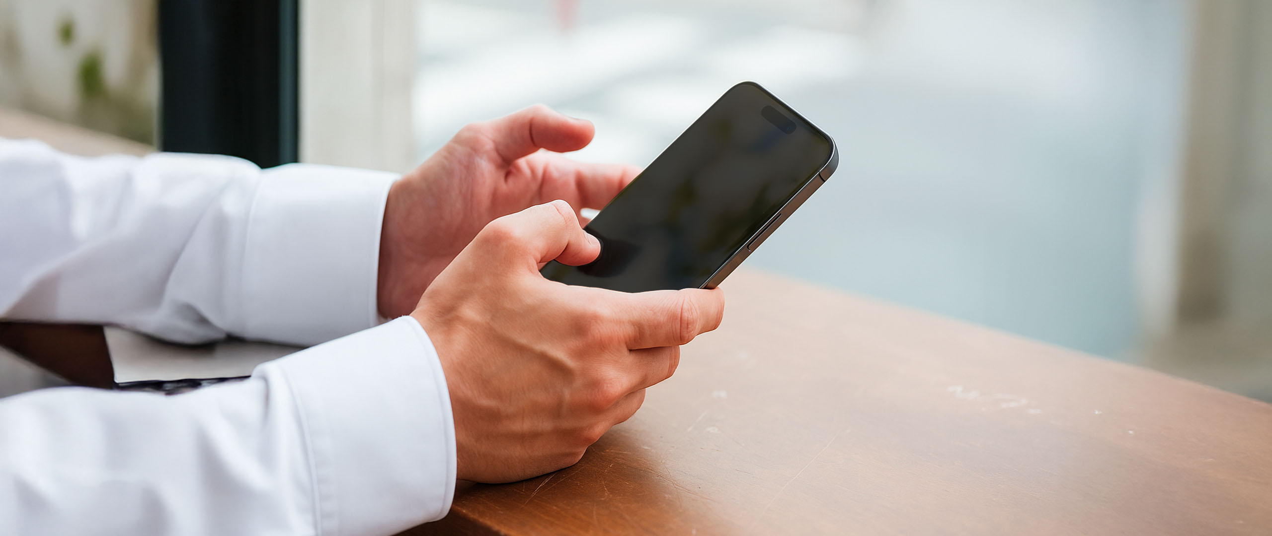 Banner promoting SMS banking alerts and services.